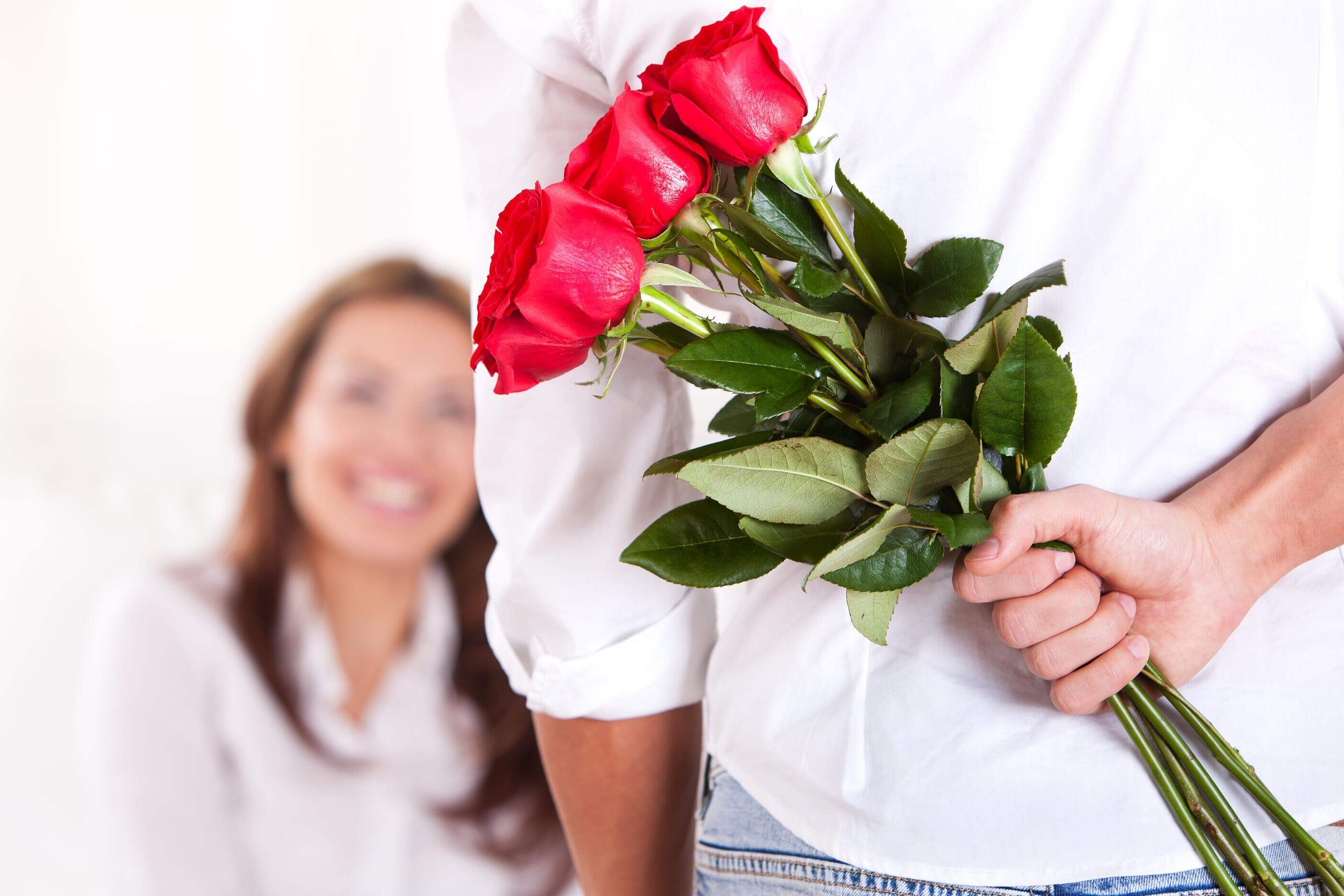 цветы для супруги на 8 марта, розы